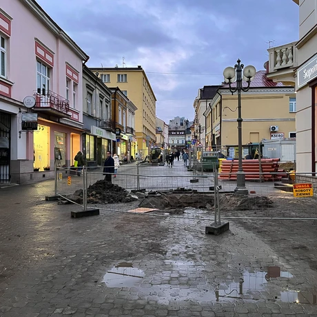 Przebudowa ul. Grunwaldzkiej w Rzeszowie [listopad 2023] - fot 9